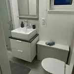 Dingding Apartment *