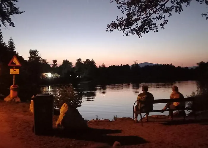 Dingding Apartment *